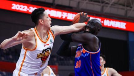 CBA-新疆92-91险胜深圳 法尔14+10 萨林杰20+12+5周鹏11分