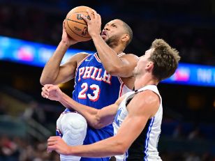 NBA季前赛-班凯罗21+6 庄神12+20 魔术114-99胜76人