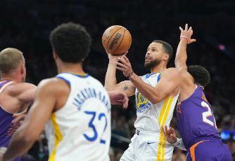 太阳113-105送勇士四连败 杜兰特21+10 库里带伤复出23+7 布克27分
