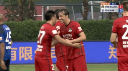 中超-卡里略皮纳卡兰加三箭齐发 河南3-0完胜沧州取2连胜