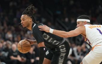 太阳117-98轻取马刺 布克18分 卡斯尔16+10 邓恩26+11
