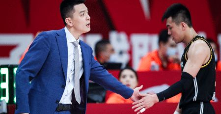 CBA-郭艾伦准三双朱荣振17+8 大韩缺阵辽宁轻取首钢