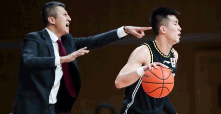 CBA-辽宁102-96力克广州 郭艾伦27+7西蒙斯首秀14分