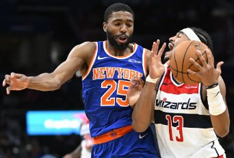 NBA季前赛-戴维斯攻防杀死比赛 布伦森27+5 奇才118-117险胜尼克斯
