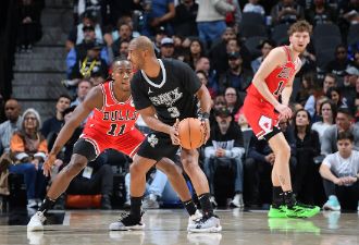 马刺124-139不敌公牛 武切维奇39分 约翰逊28+5 文班缺阵