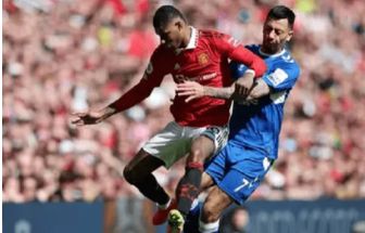 英超-小麦马夏尔破门拉什福德伤退 曼联2-0埃弗顿