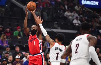 快船127-105大胜开拓者 哈登23+7 艾顿16分 鲍威尔30分