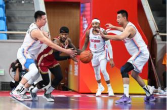维尔37+11+5 景菡一18+10 费尔德26+8 四川108-103力克山西