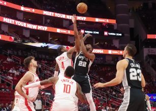 NBA季前赛-杰伦-格林狂砍30分申京21+10 火箭轻取马刺迎3连胜