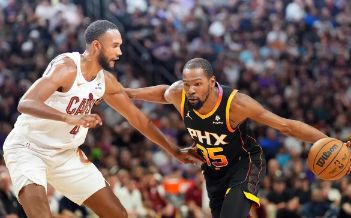 NBA-杜兰特32+7布克40分 米切尔24分 骑士101-122不敌太阳