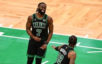 NBA季后赛-布朗狂轰40+5哈利伯顿伤退 凯尔特人再胜步行者大比分2-0领先