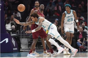 NBA-莫布里26分罗齐尔22+10 加兰19+7 骑士120-104大胜黄蜂