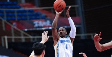 CBA-北京111-97胜上海 翟晓川17+10弗雷戴特32分吉布森39分