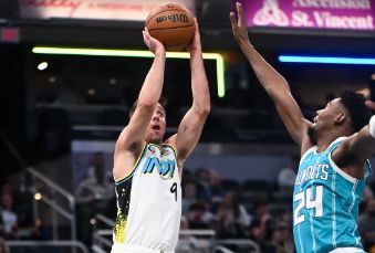 黄蜂113-109胜步行者 米勒26+6 哈里伯顿持续低迷 三球缺阵