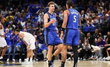 NBA季后赛-小瓦格纳34+13米切尔18分 魔术112-89逆转骑士总比分2-2平