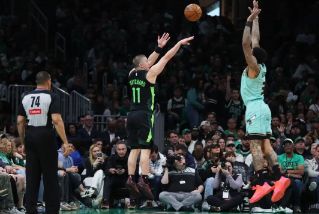 绿军双探花缺阵93-86胜黄蜂 普理查德34+7 努尔基奇14分