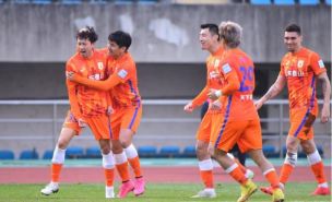 足协杯-泰山2-0战胜申花进决赛 宋龙莫伊塞斯破门克雷桑报复动作染红