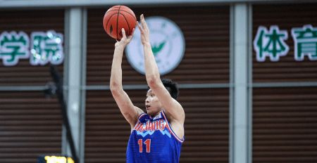 CBA-郭少21+5 齐麟10记三分狂砍38分 新疆终结辽宁6连胜