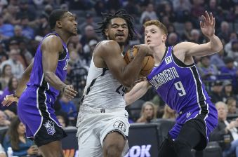 篮网108-103送国王三连败 小托马斯34+6 福克斯空砍31分
