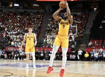 NBA夏联-湖人逆转2连胜！克内克特20+7，布朗尼13+5立功
