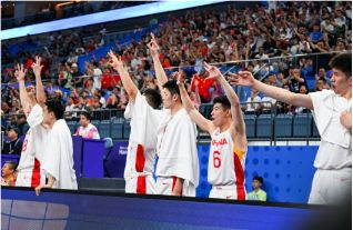 亚运会-胡金秋14+7 杜润旺16+6 中国男篮84-70轻取韩国挺进4强