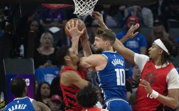 NBA-小萨博尼斯准三双福克斯24分 国王121-82胜开拓者锁定西部第九