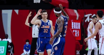 CBA-弗雷戴特28+10 上海116-109战胜青岛 郭昊文18分亚当斯44+7