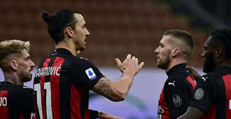 意甲-AC米兰4-0克罗托内领跑积分榜 伊布梅开二度雷比奇1分钟2球