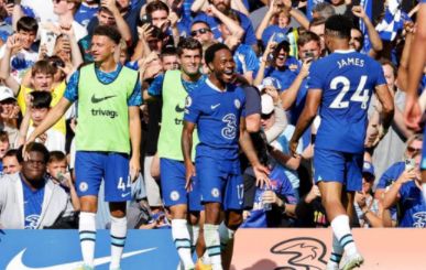 英超-10人切尔西2-1险胜莱斯特城 斯特林梅开二度