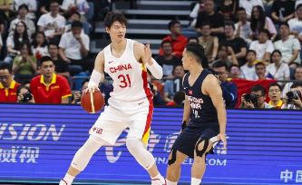 亚运男篮-中国男篮95-50大胜中国香港&3战全胜晋级8强