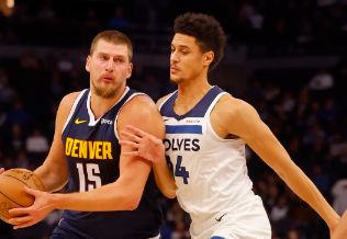 NBA季前赛-斯特劳瑟33分约基奇7助攻 加尔扎29分 掘金胜森林狼