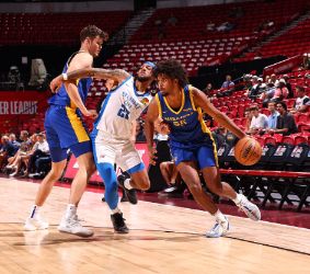 NBA夏联-斯潘塞17+7 波斯特首秀10分 马尔多纳多25+5 勇士力克雷霆迎来七连胜