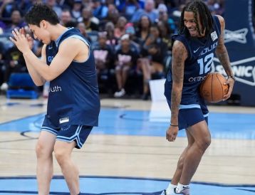 NBA季前赛-灰熊121-116力擒残阵独行侠 莫兰特13分河村勇辉首秀5分