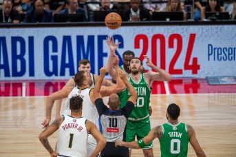 NBA季前赛-绿军107-103险胜掘金 威少掘金首秀摘12+4+8 普理查德21分