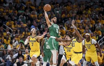 NBA季后赛-双探花合砍55分 内姆哈德24+10 绿军4-0横扫步行者再进总决赛！