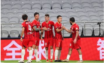 中超-上海海港5-0上海申花 武磊奥斯卡双响吕文君破门