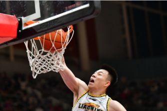 CBA-张镇麟23+4+4郭艾伦缺阵 辽宁5人上双103-63狂胜北控40分