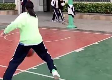 不服不行啊！现在的妹纸打球都这么厉害么？