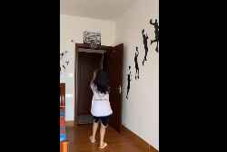 妹纸这一套套动作 能秒杀你吗？