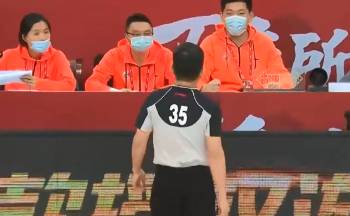 这也行？北京申请挑战 裁判看回放表示看不清 维持原判