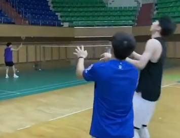 皮！哈尔滨师范大学分琦拍逗比篮球视频