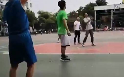 你大爷系列：老大爷一勾一个准