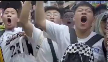 看看老詹中国行场面 感受下什么叫万人空巷！