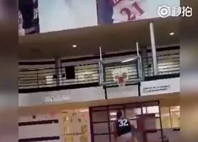 有打球吧友可以借鉴：正面突破至篮下的各种技巧