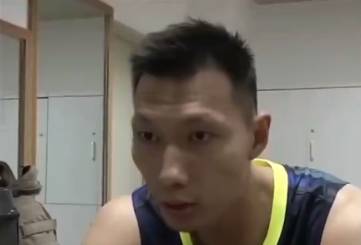阿联谈当年换鞋风波：脚真的受不了！