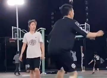 华东理工大学1米82学生妹晒抢断视频：不好意思了学弟