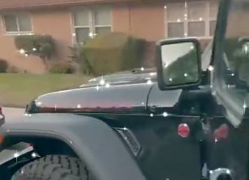 bling bling的！灰熊球员梅尔顿送给家人的豪车