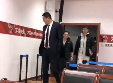 巩指导是一个被打篮球耽误的相声演员