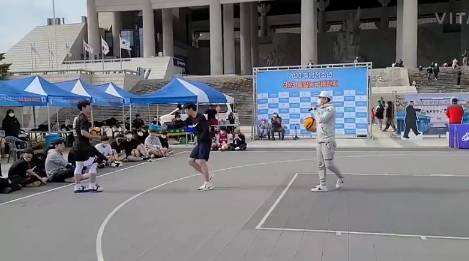 吧友们看看这水平如何？韩国专业篮球运动员单挑集锦