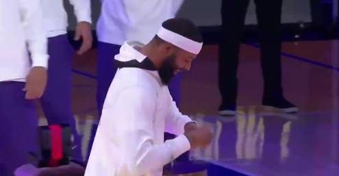 你上去领也没人发现！小莫里斯场边录像 看哥哥拿戒指
